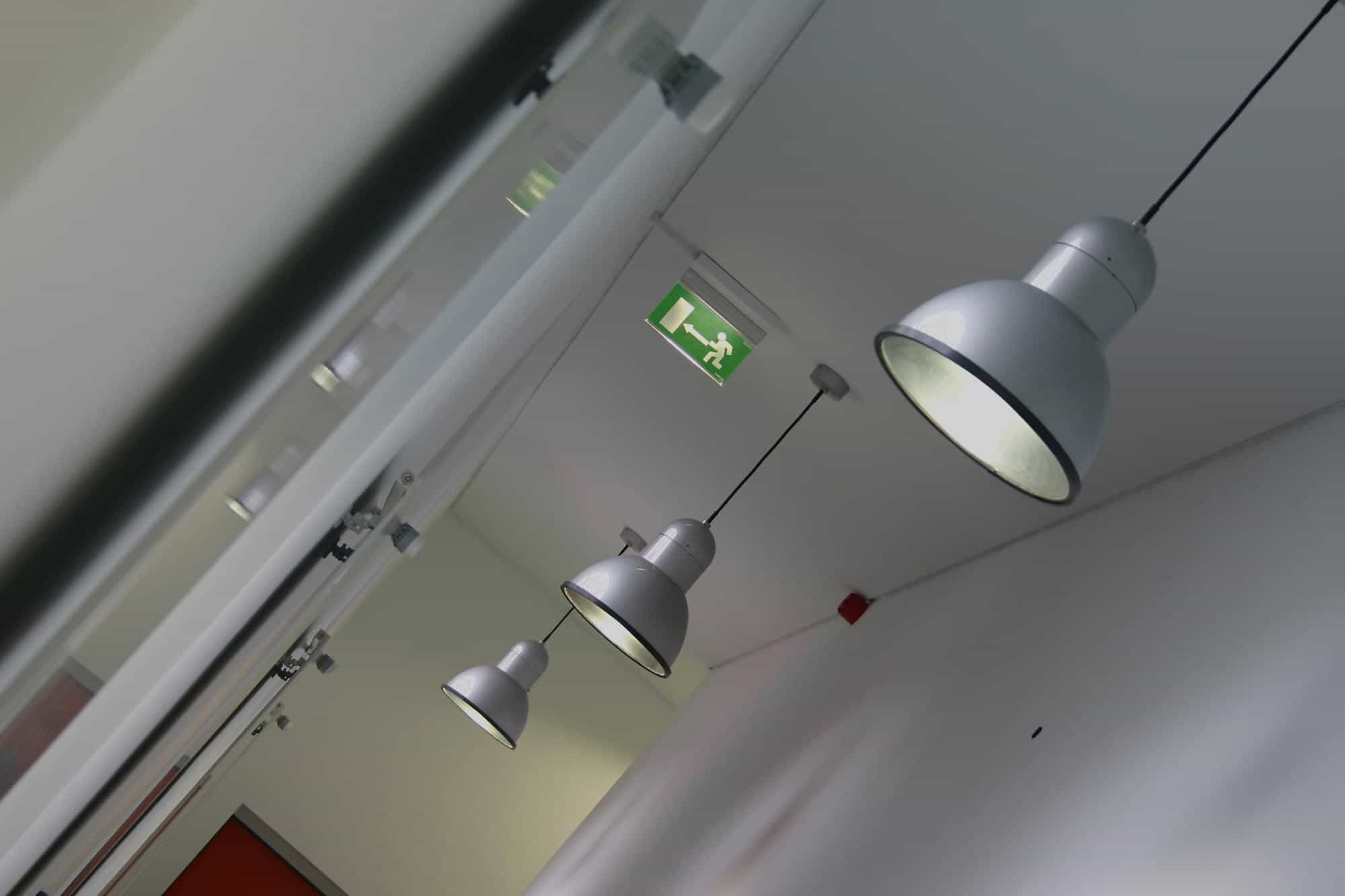 Installateur-Eclairage-de-securite-de-secours-pas-cher